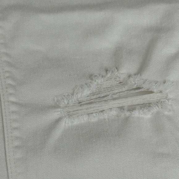 Distressed White Jean Capri - Picture 5 of 8